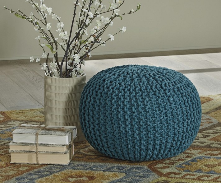 Nils - Teal Pouf