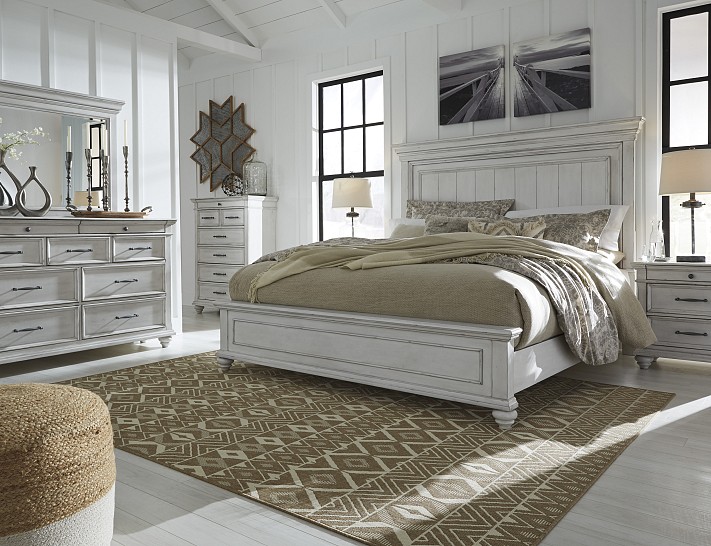 Kanwyn Queen Panel Bed