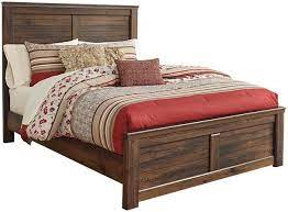 Quinden - Dark Brown Queen Bed